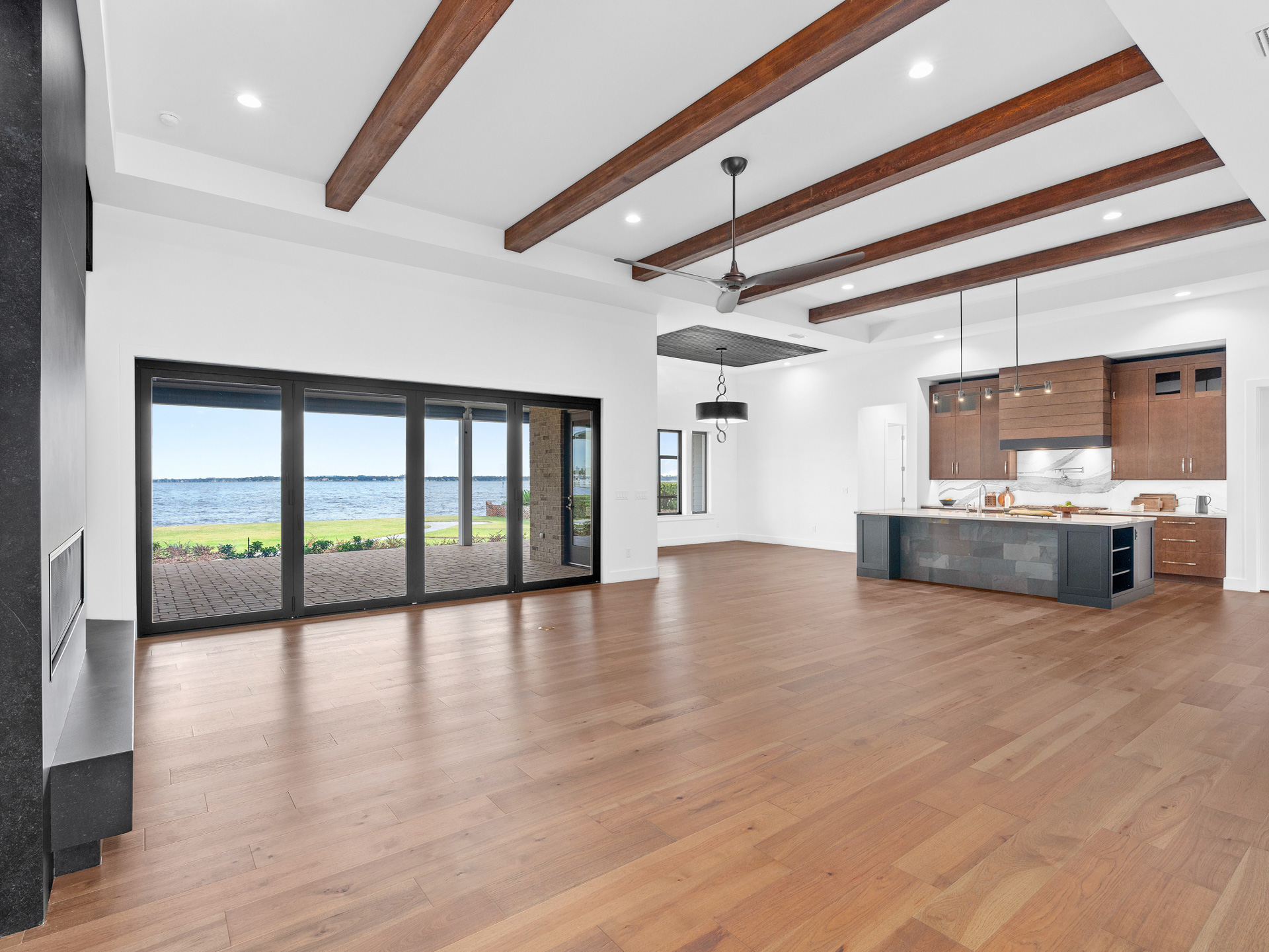 4115 Venetia Blvd 11