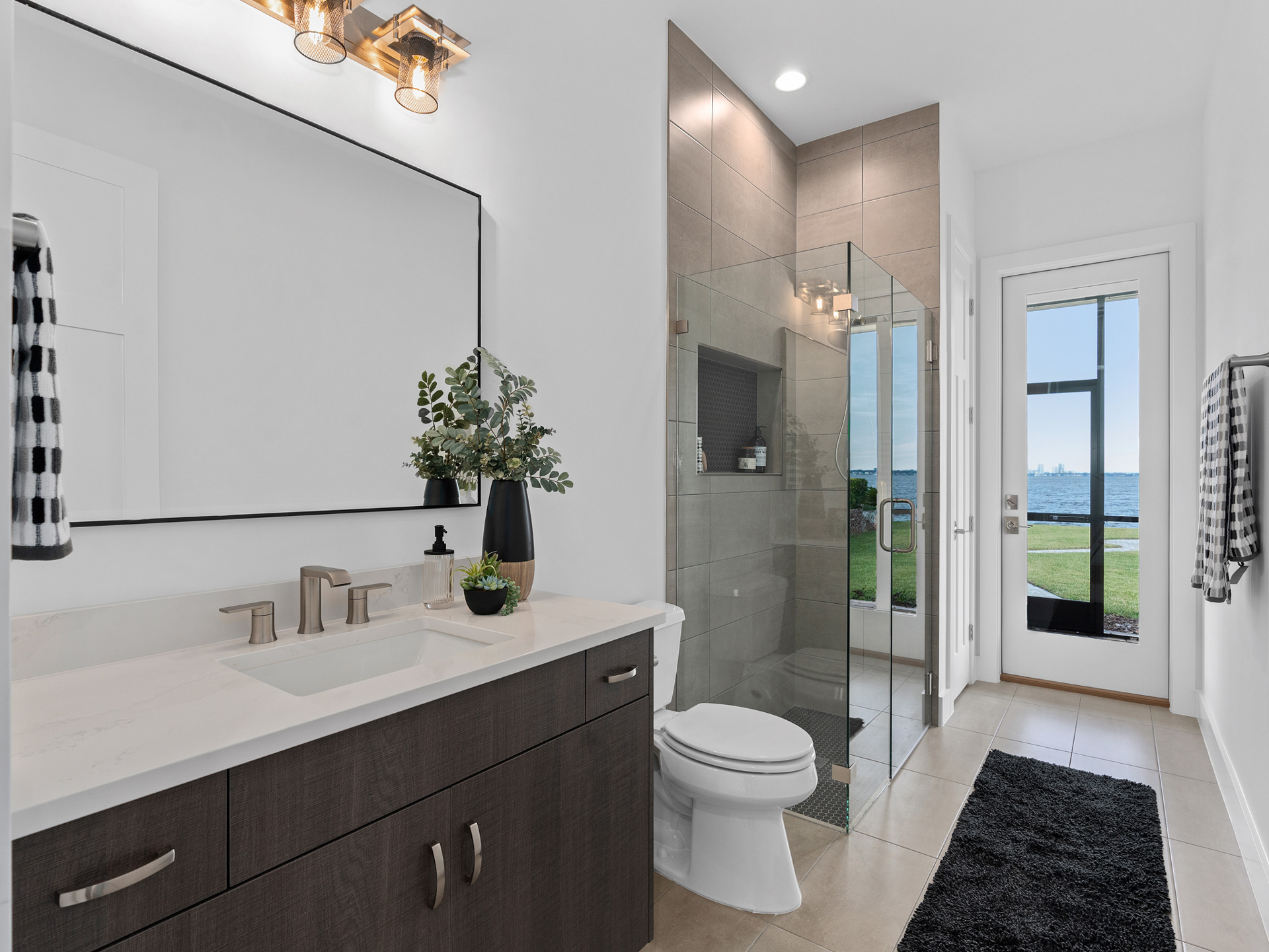 4115 Venetia Blvd 29