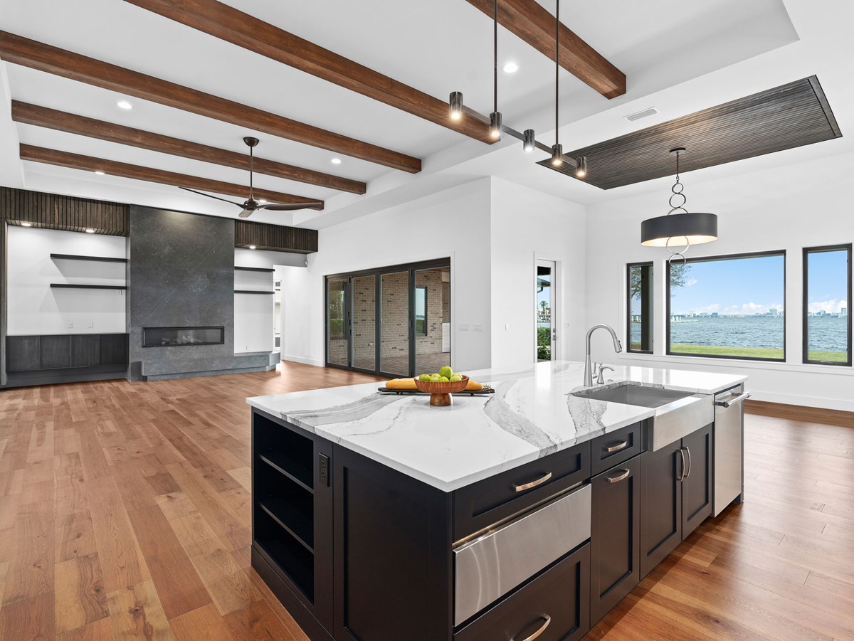 4115 Venetia Blvd 25 WEB