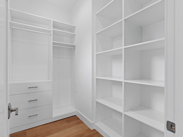 4115 Venetia Blvd 35