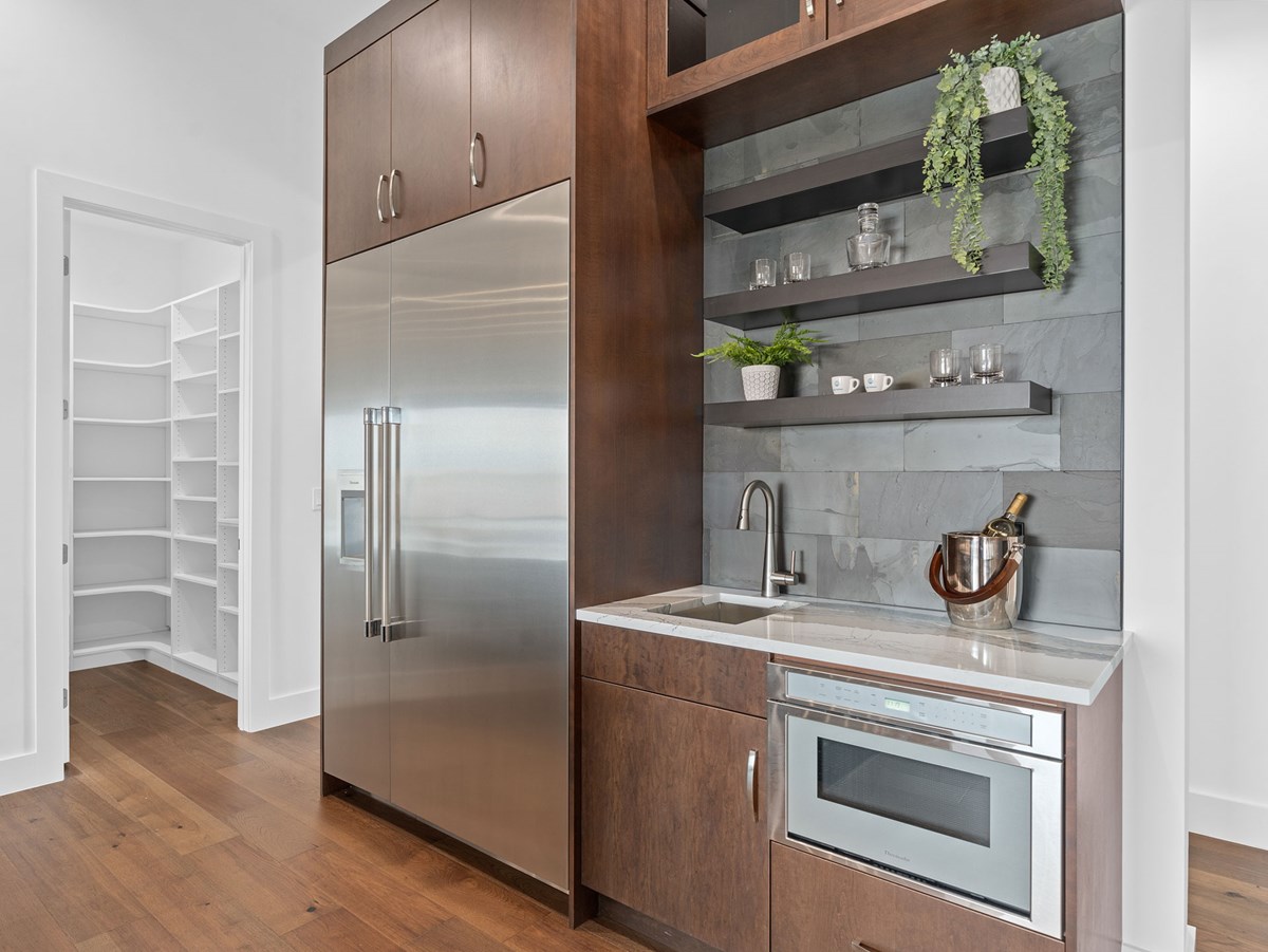 4115 Venetia Blvd 22 WEB