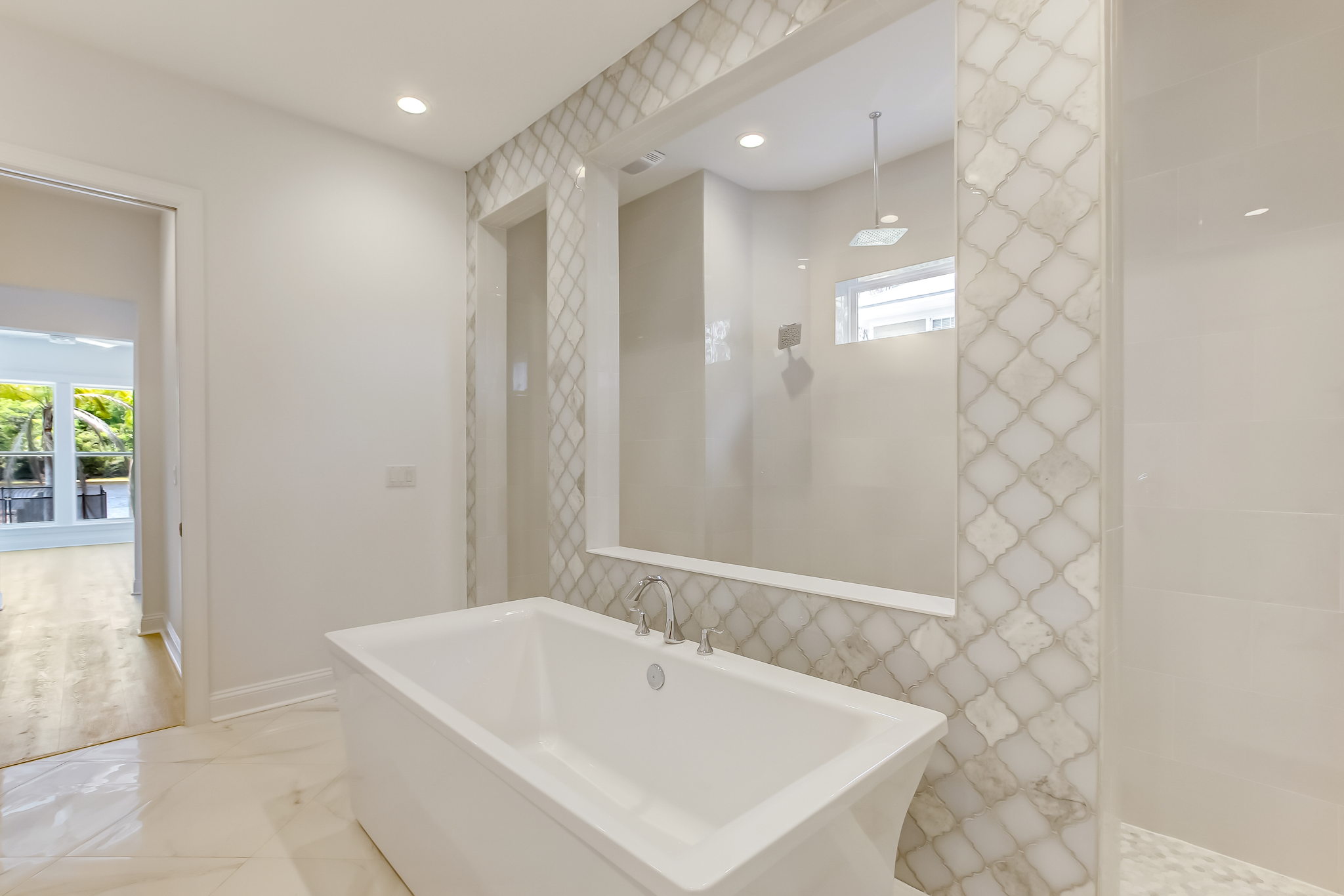 98 Web Or Mls 72 139 Roscoe Blvd N