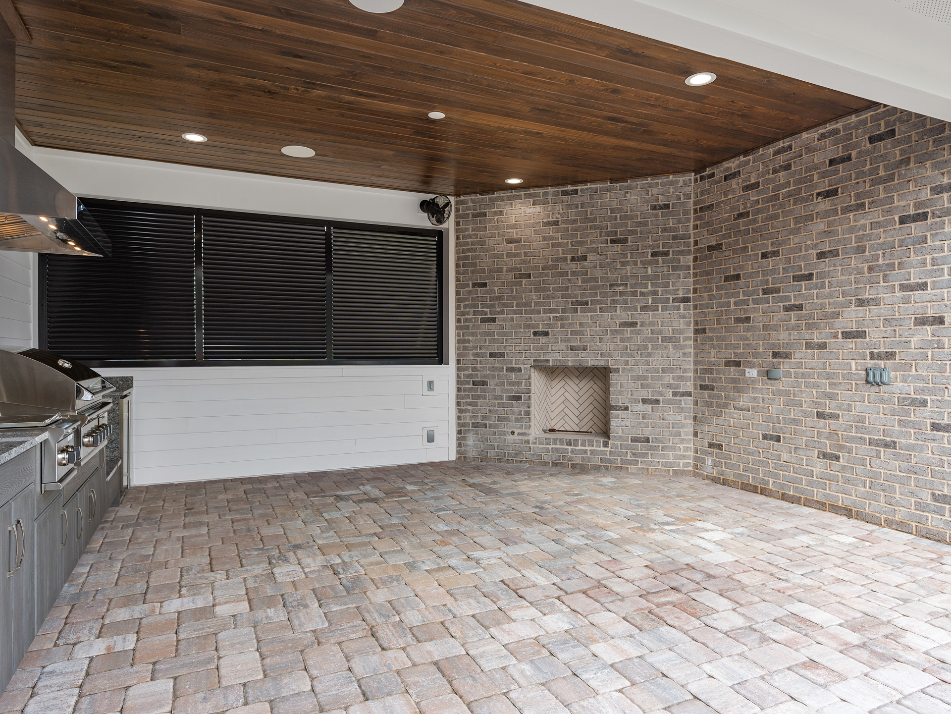 4115 Venetia Blvd 82