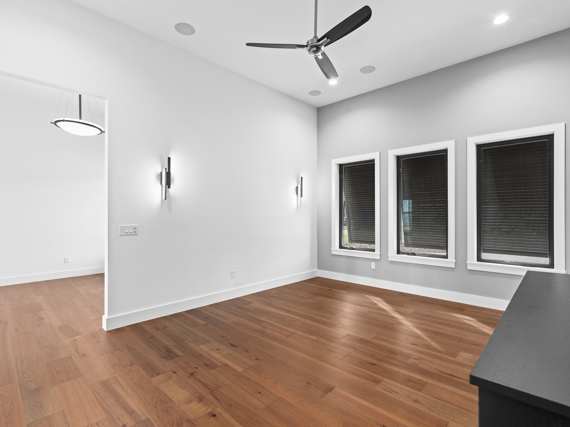 4115 Venetia Blvd 9