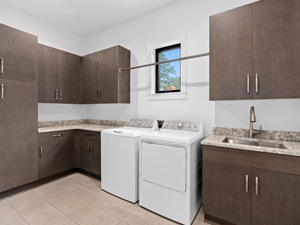 4115 Venetia Blvd 60