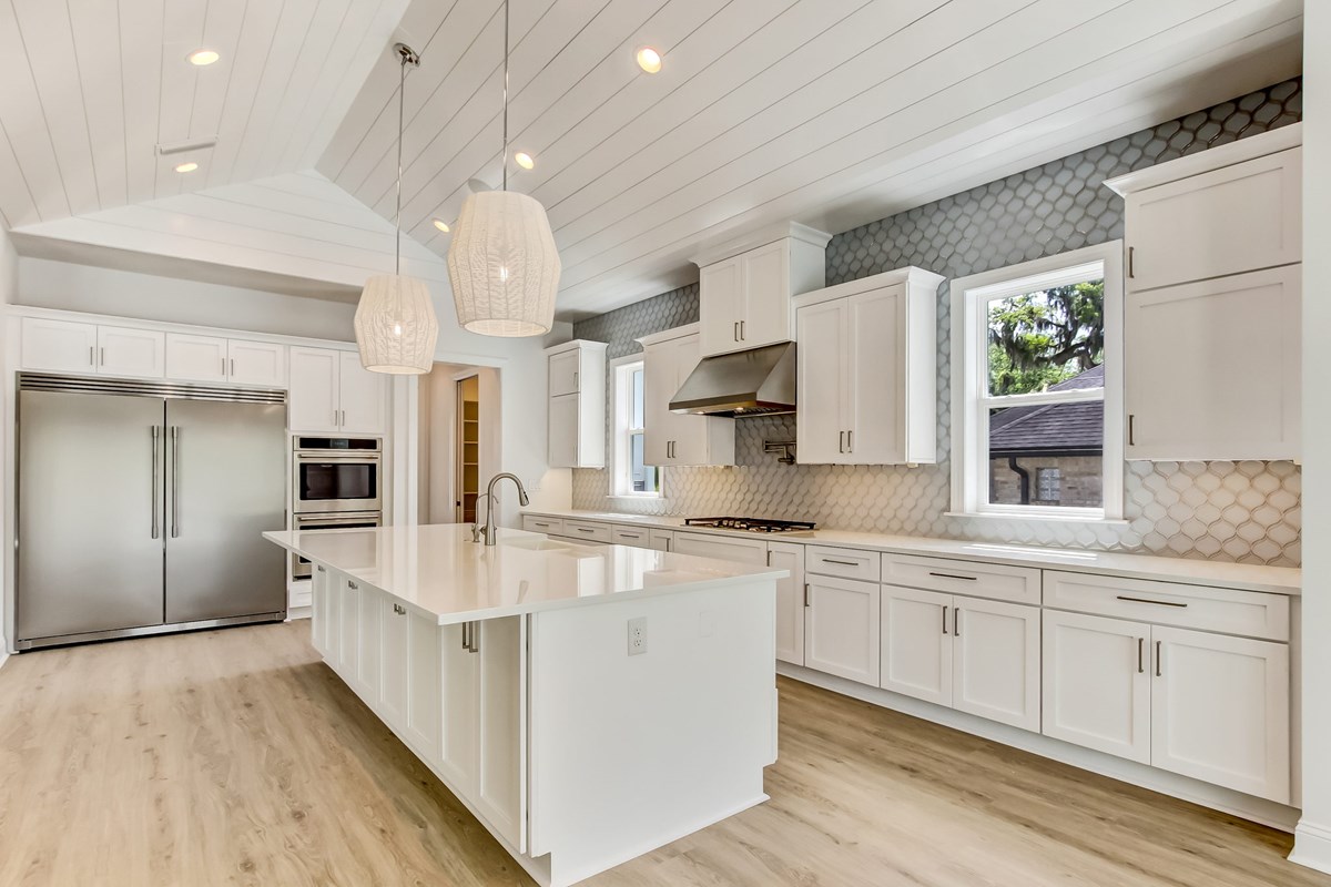 71 Web Or Mls 45 139 Roscoe Blvd N