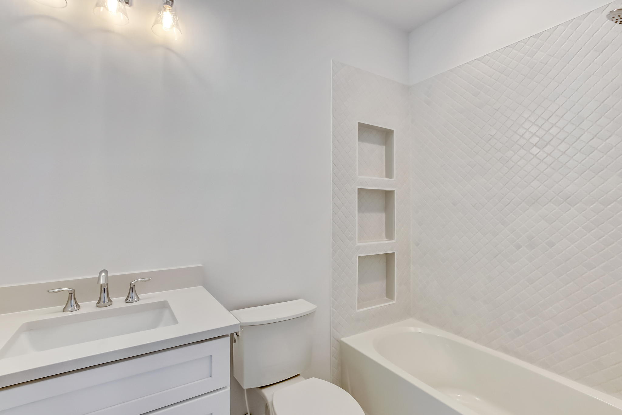 30 Web Or Mls 4 139 Roscoe Blvd N