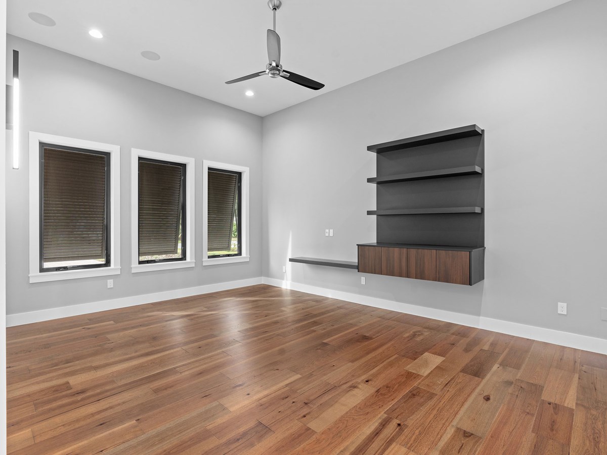 4115 Venetia Blvd 8 WEB