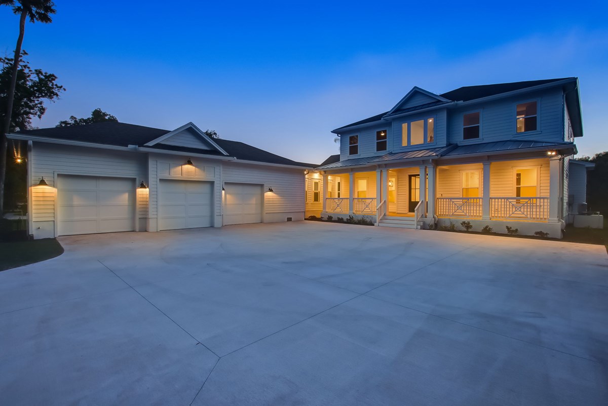 110 Web Or Mls 10 Roscoe Blvd Twilight